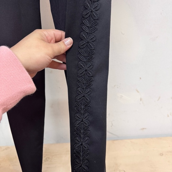 Milly black floral design side wool dress pants size 6 women’s - Picture 2 of 7